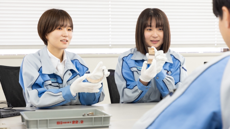 材料開発の深化と探索